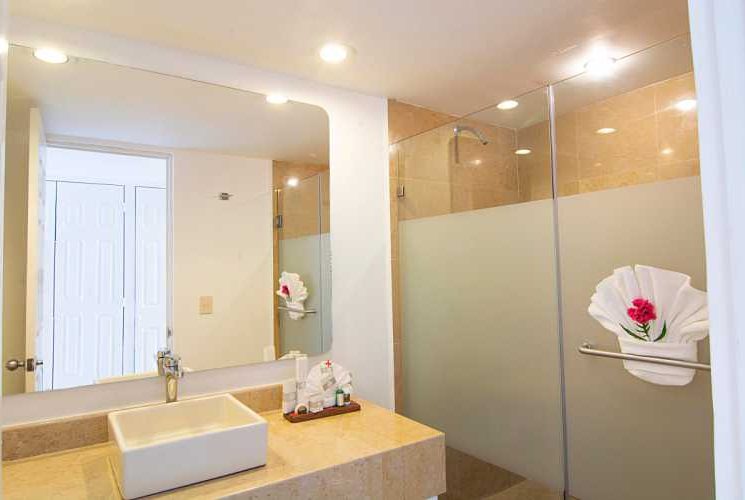Reservaciones del Hotel Tesoro Ixtapa. Cuartos del Hotel Tesoro Ixtapa. Habitaciones del Hotel Tesoro Ixtapa. Paquetes del Hotel Tesoro Ixtapa. Restaurantes del Hotel Tesoro Ixtapa. Actividades del Hotel Tesoro Ixtapa. Tesoro Ixtapa Hotel Todo Incluido. Galería de fotos del Hotel Tesoro Ixtapa. Comentarios y opiniones del Hotel Tesoro Ixtapa. Ubicación del Hotel Tesoro Ixtapa. Teléfono del Hotel Tesoro Ixtapa
